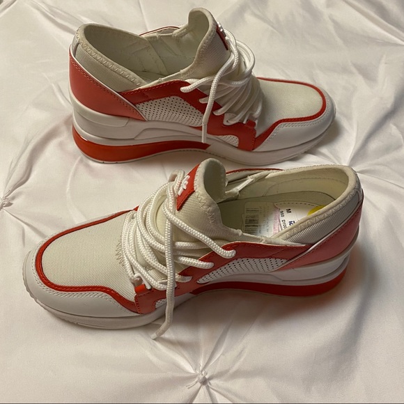 Micheal Kors shoe - Picture 2 of 3